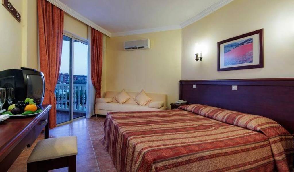 LARISSA SULTAN'S BEACH HOTEL 4★