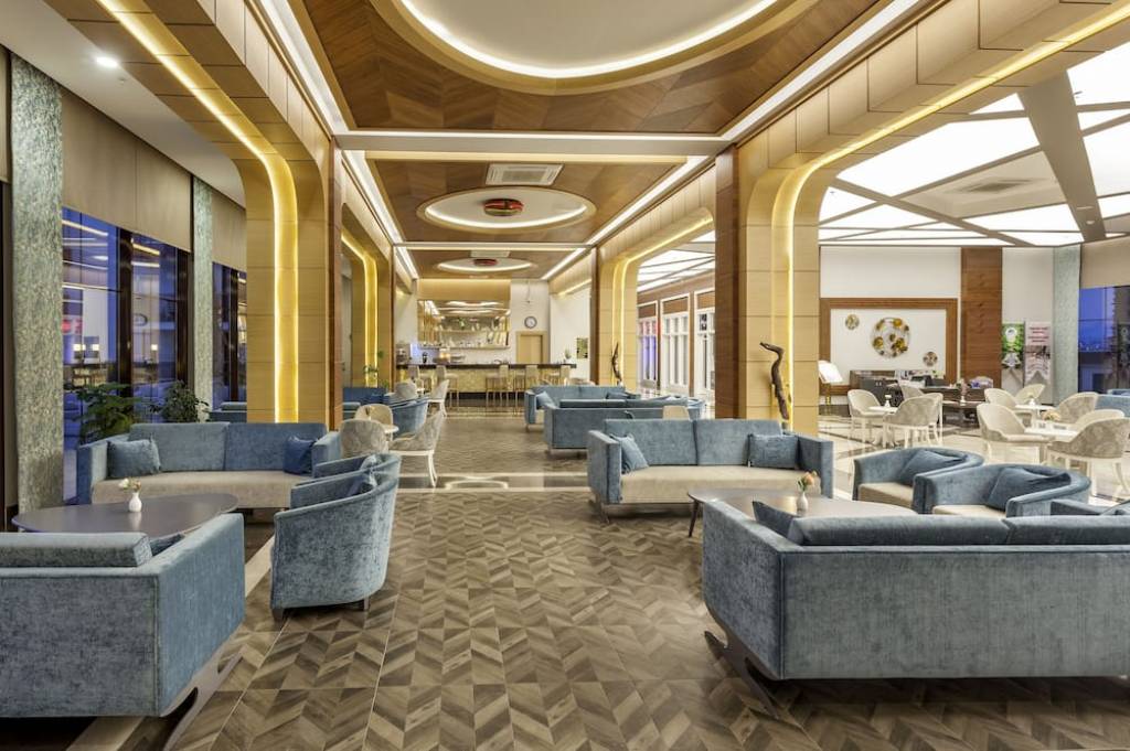 GLAMOUR RESORT & SPA 5★