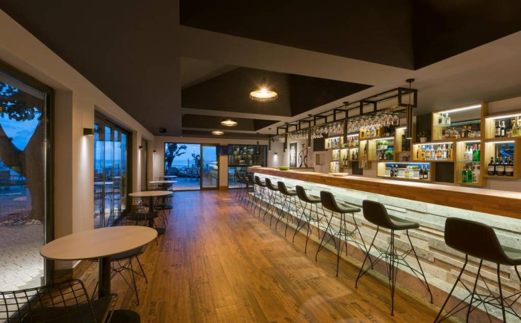 FLORIA BEACH HOTEL 4★