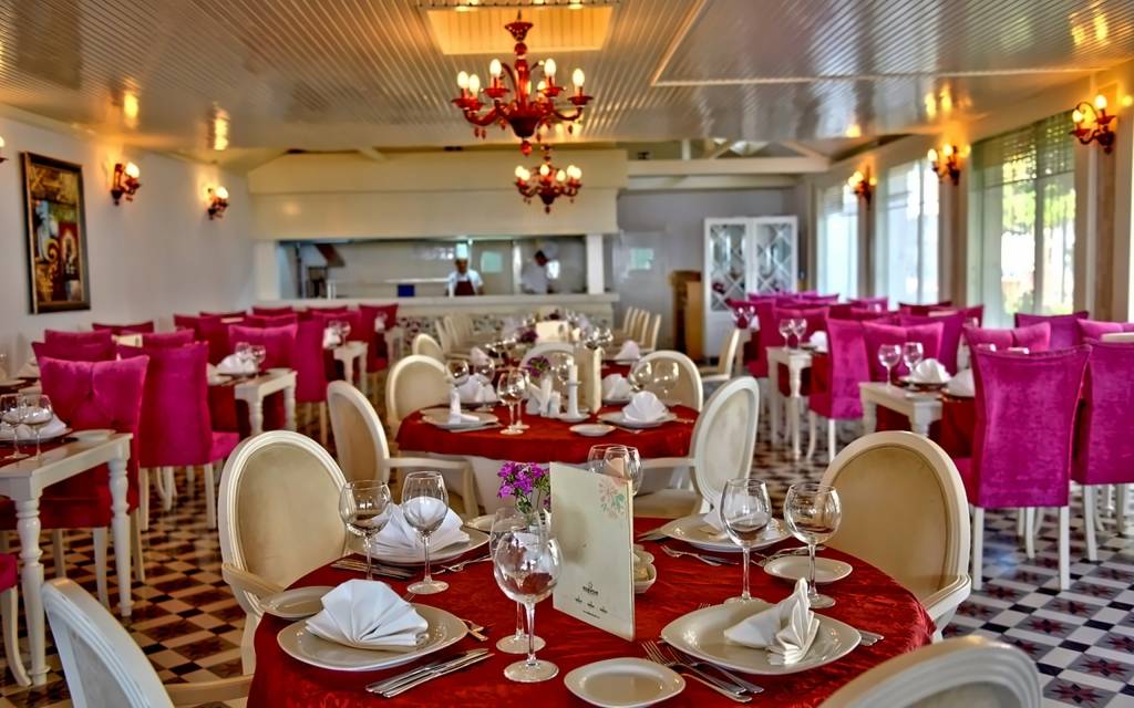 SIDE STAR BEACH HOTEL 5★