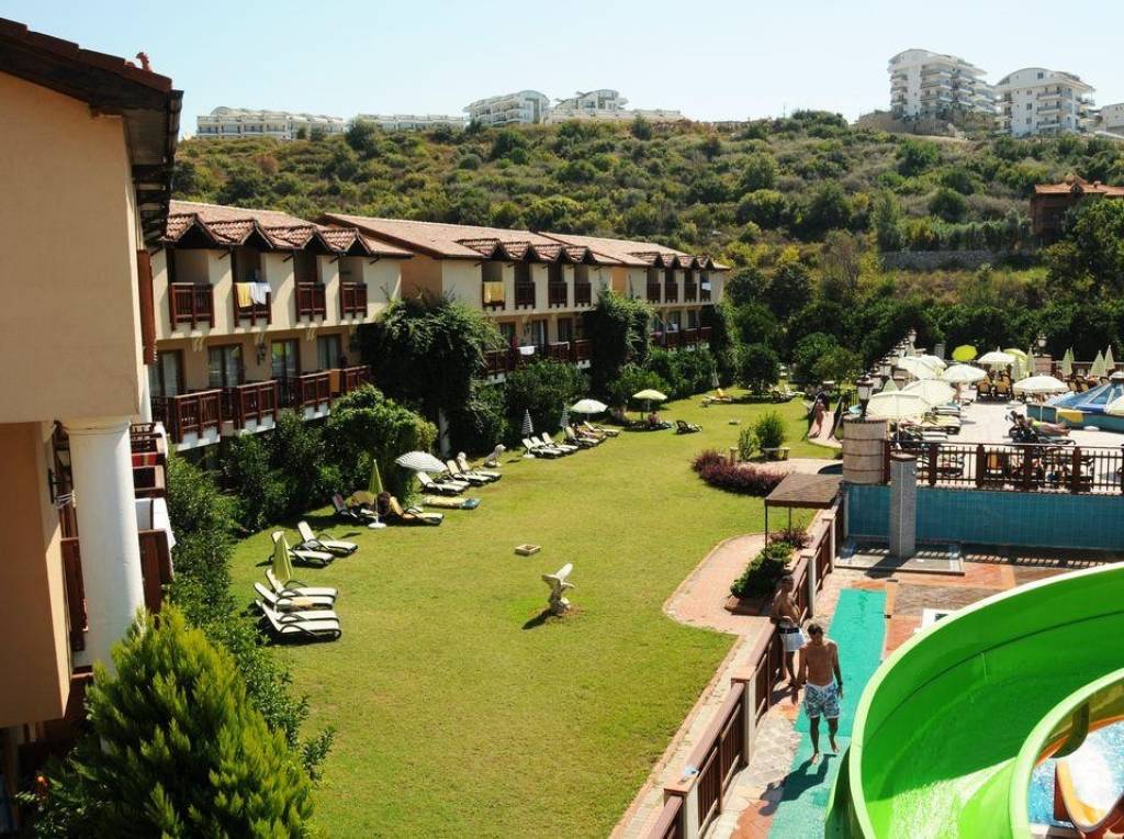 LIMONCELLO KONAKLI BEACH HOTEL 4★