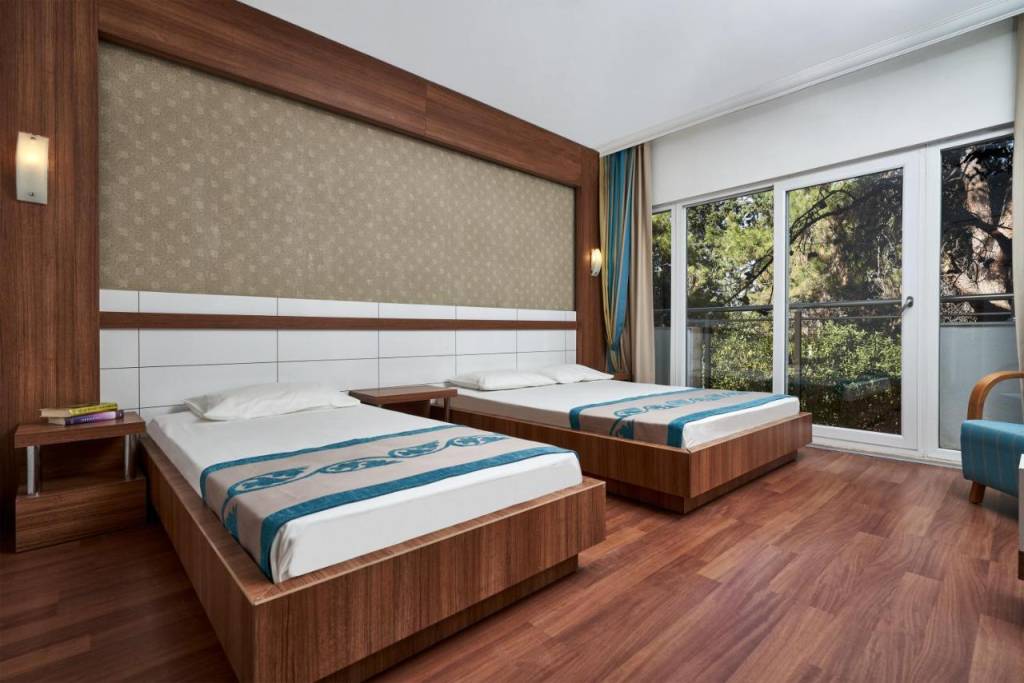 MAYA GOLF HOTEL 4★