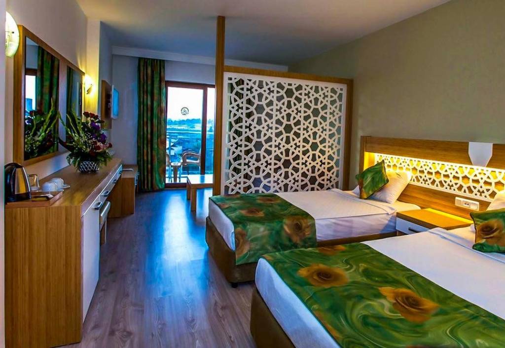 EFTALIA SPLASH RESORT HOTEL 5★