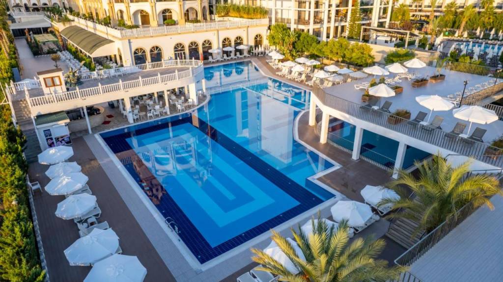 J'ADORE DELUXE HOTEL & SPA 5★