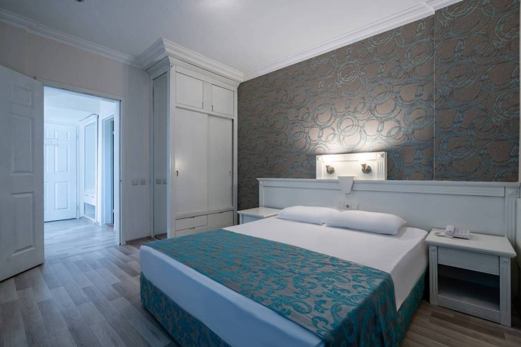 THE GARDEN BEACH HOTEL 5★