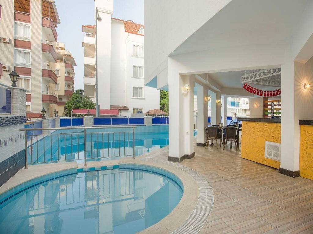 CLEOPATRA GOLDEN BEACH HOTEL 4★