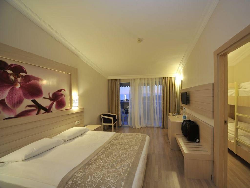 SEADEN COROLLA HOTEL 4★