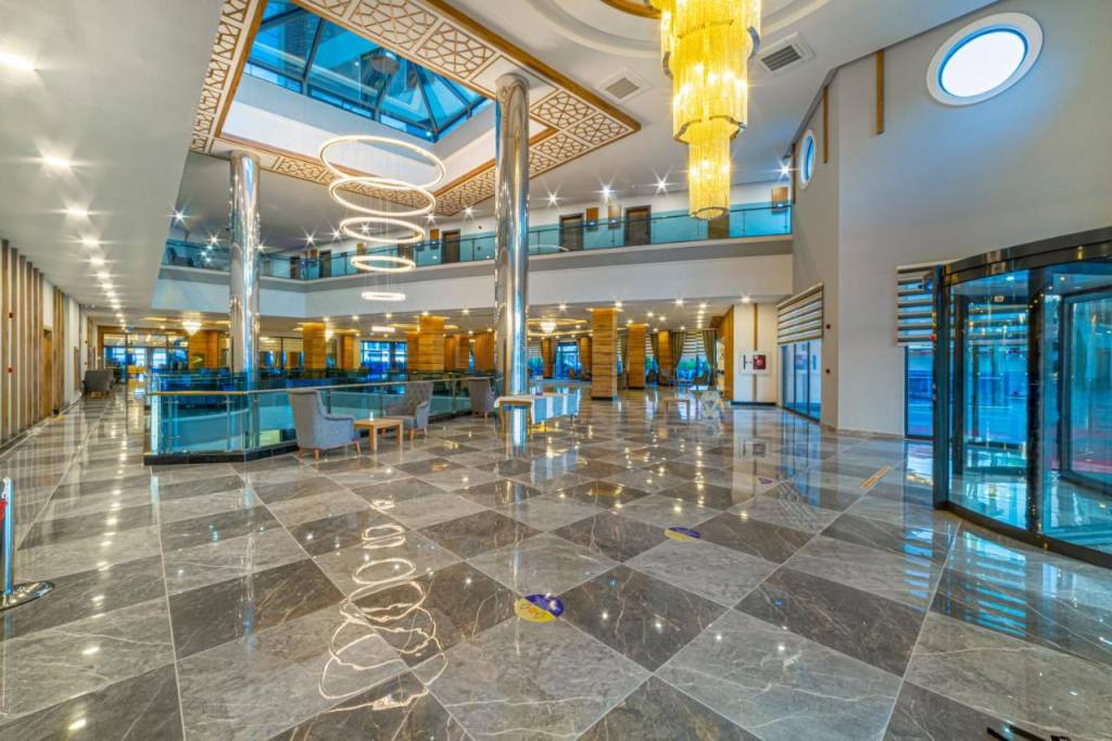 LONICERA PREMIUM HOTEL 5★