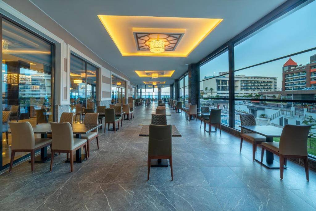 LONICERA PREMIUM HOTEL 5★