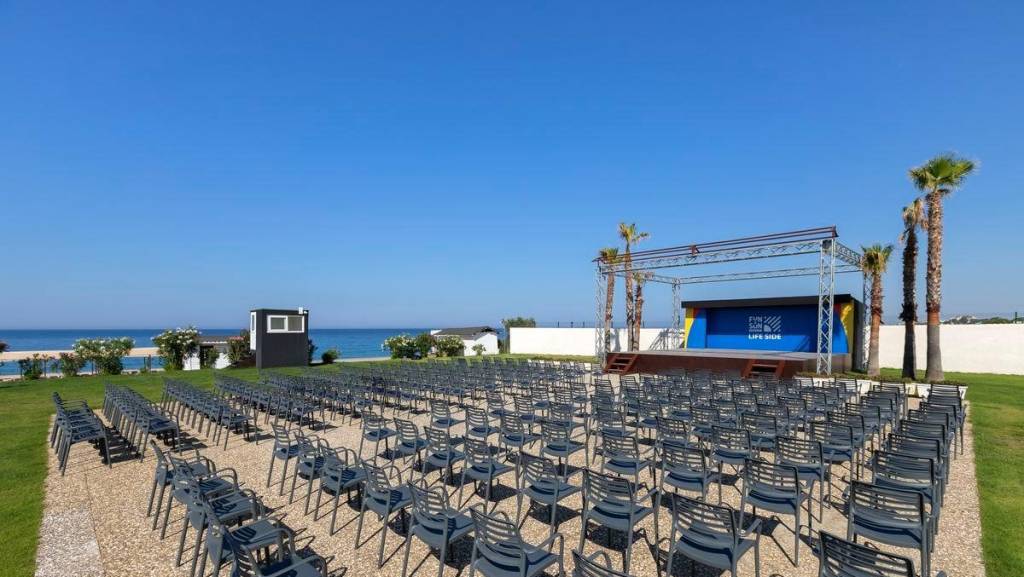 LOXIA COMFORT CLUB SIDE (EX. FUN&SUN LIFE SIDE) 5★