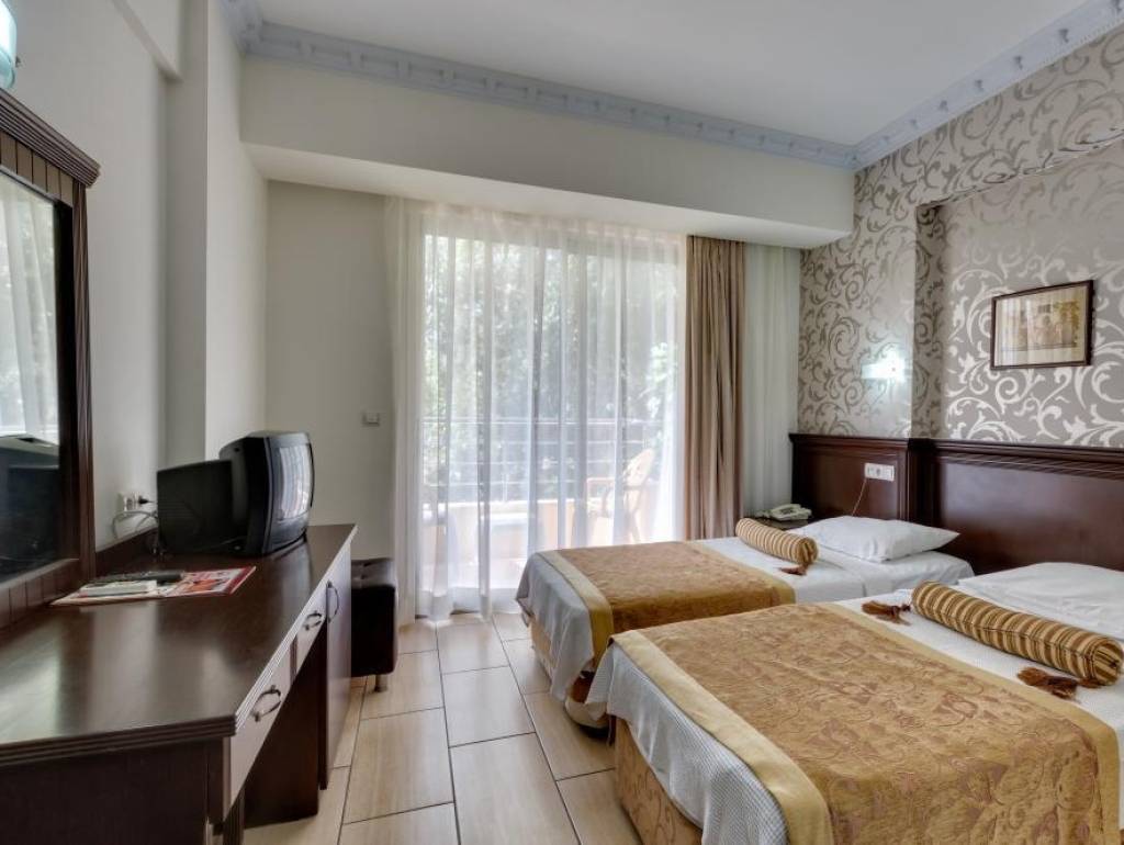 ELAMIR GRAND LUKULLUS HOTEL 4 ★