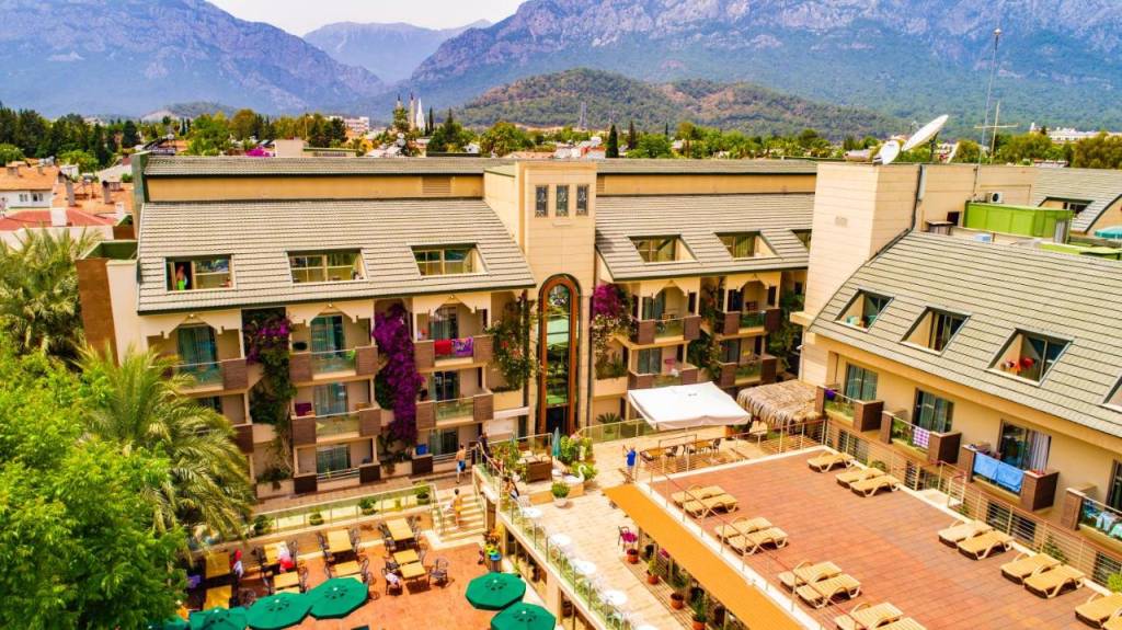 AMBASSADOR PLAZA HOTEL KEMER 4★