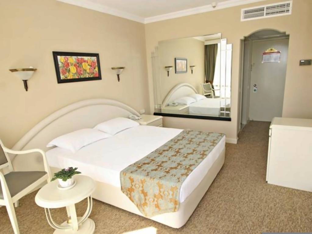 LARISSA PHASELIS PRINCESS 5★