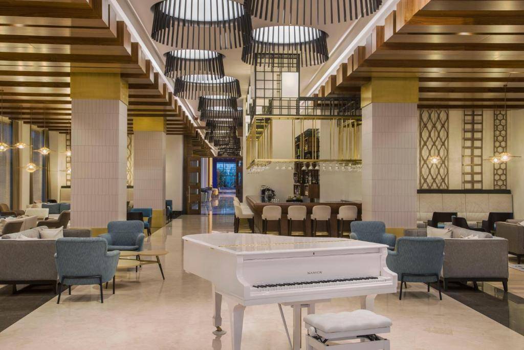 ACANTHUS & CENNET BARUT COLLECTION 5★