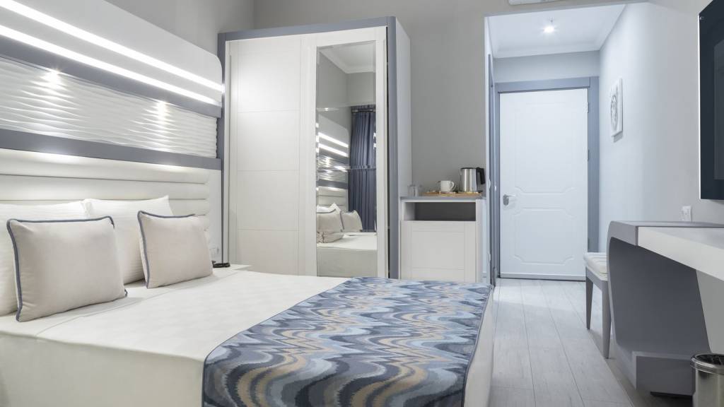 BLUE MARLIN DELUXE SPA RESORT HOTEL 5★