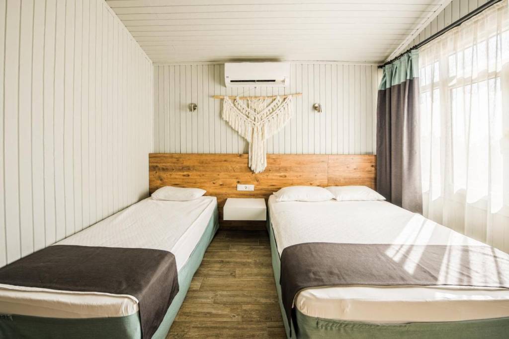 LEDA BEACH HOTEL 3★