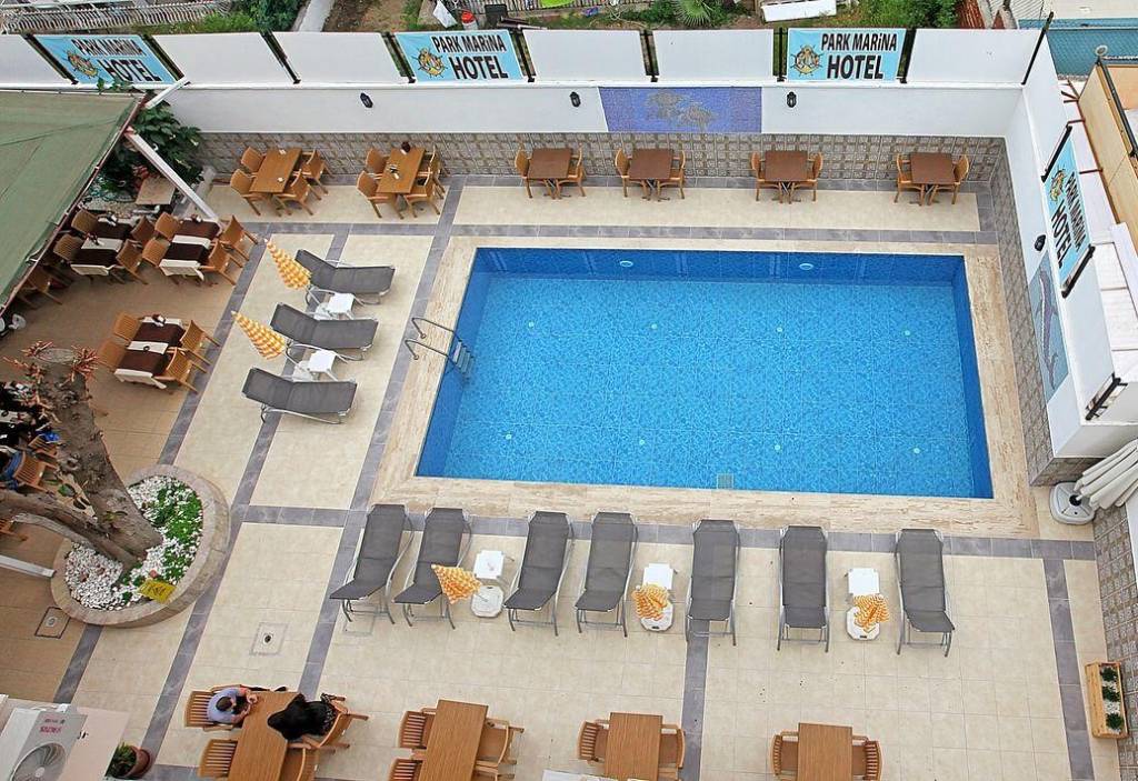 PARK MARINA HOTEL 3★