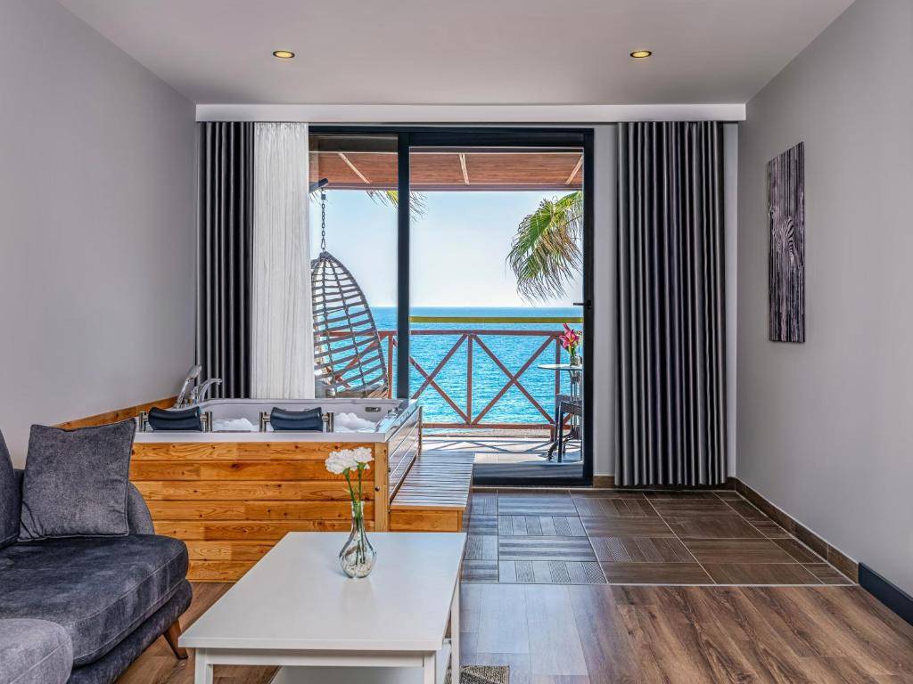 ADORA CALMA BEACH HOTEL 4 ★