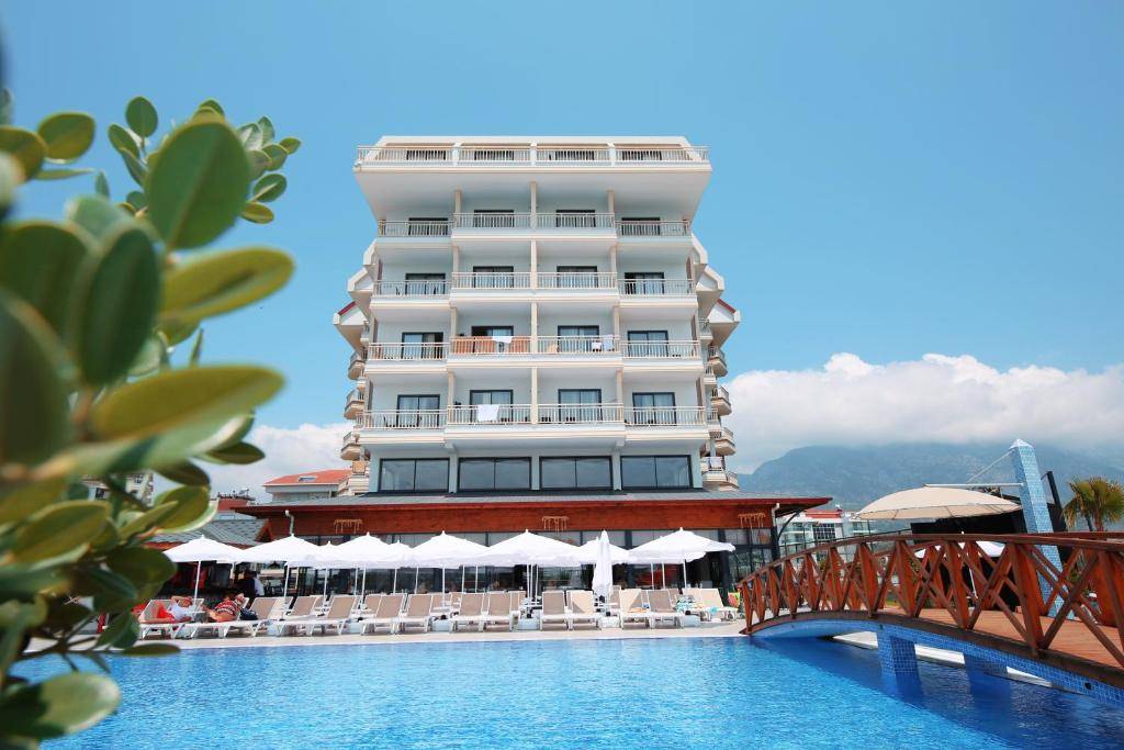 SEY BEACH HOTEL & SPA 4★