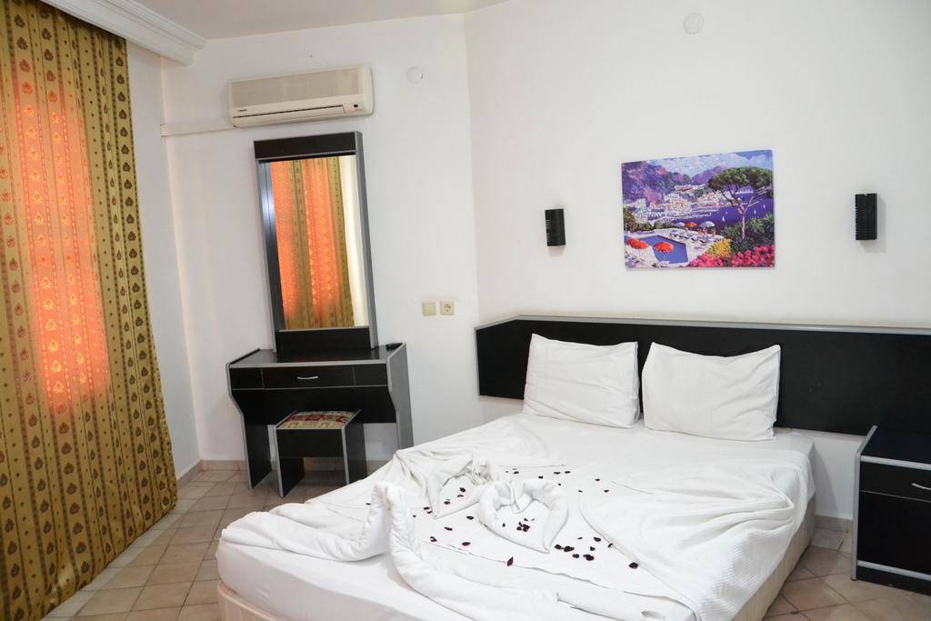 GOLD TWINS FAMILY BEACH 3 ★