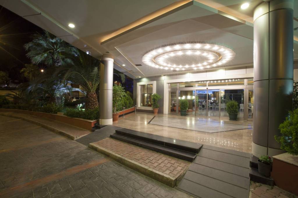 CLUB SIDE COAST HOTEL 5★