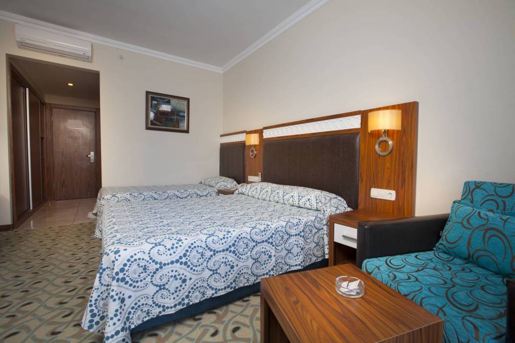 CLUB SIDE COAST HOTEL 5★