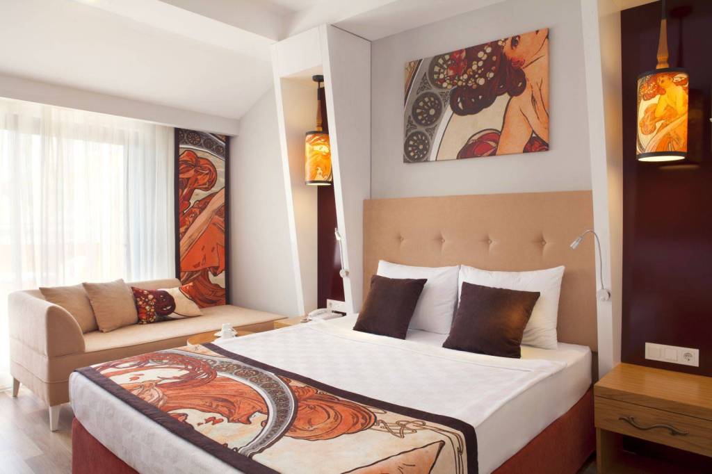 ORANGE PALACE & SPA 5★