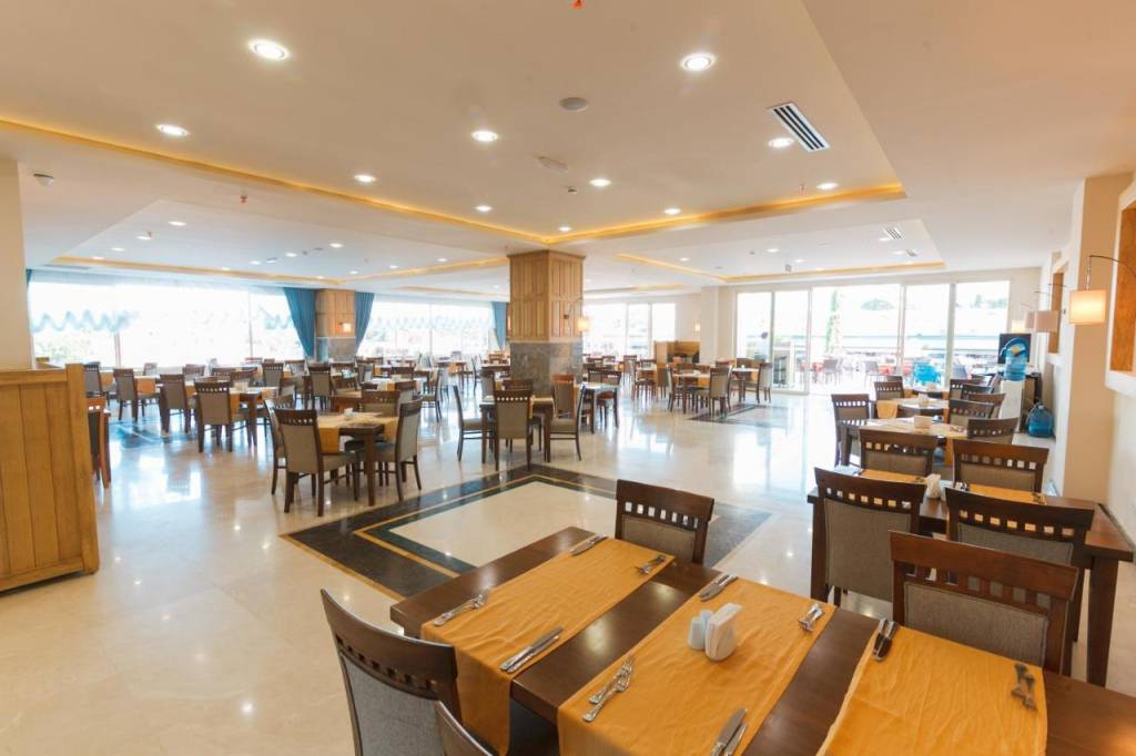 LOCEANICA BEACH RESORT HOTEL 5★