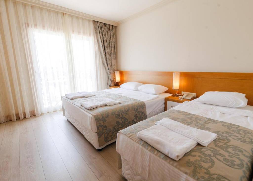 LOCEANICA BEACH RESORT HOTEL 5★