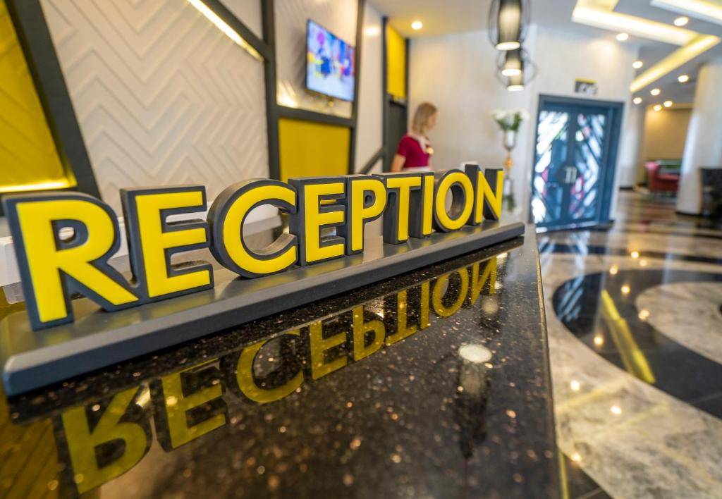 CAMPUS HILL HOTEL 5★