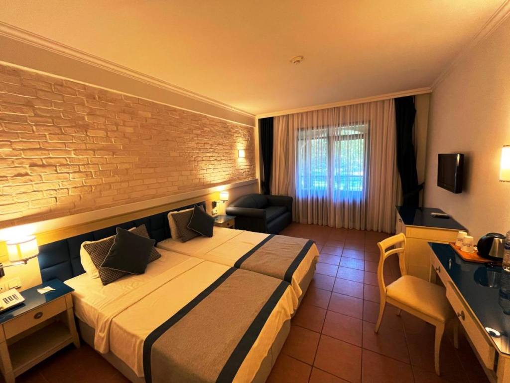 CHAMPION HOLIDAY VILLAGE 5★