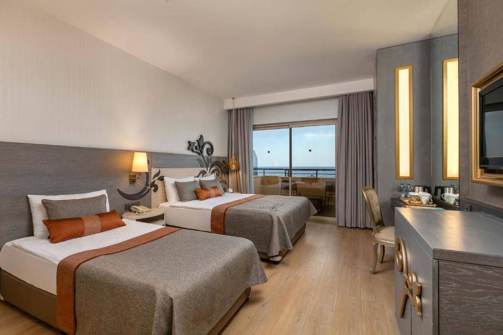 KIRMAN BELAZUR RESORT & SPA 5★