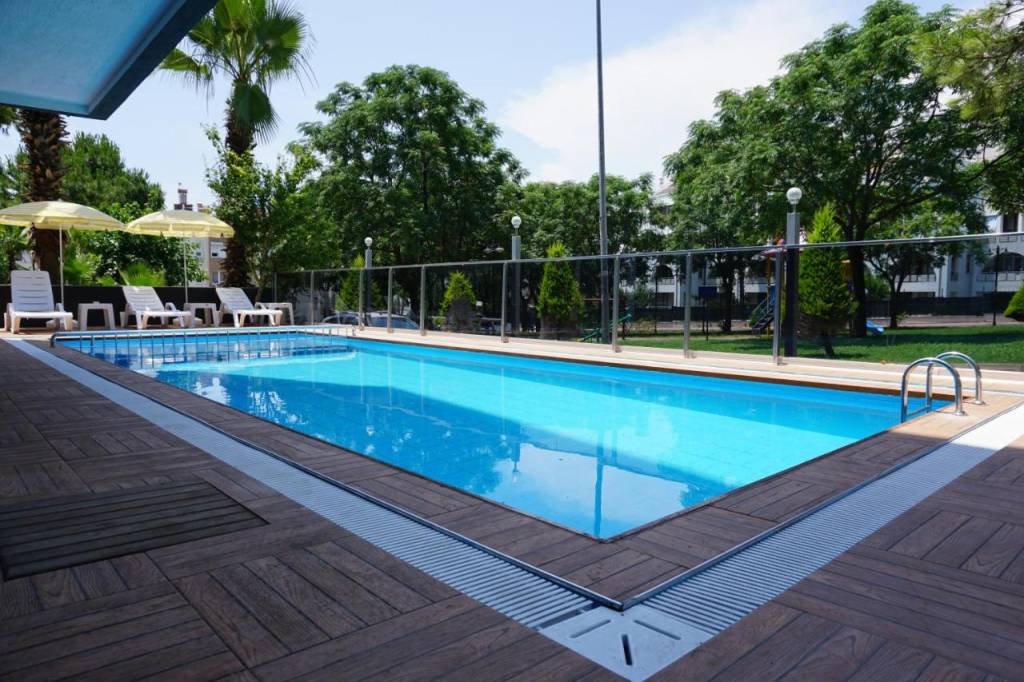 RAMONA HOTEL LARA 3 ★