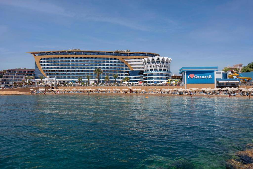 GRANADA LUXURY OKURCALAR 5★