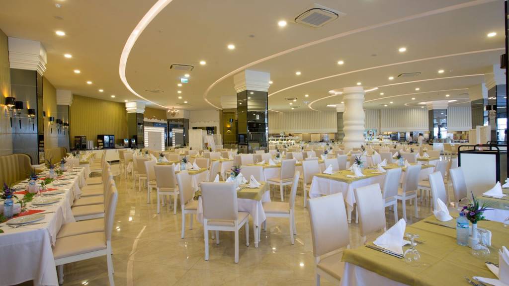 WATER SIDE RESORT & SPA 5★