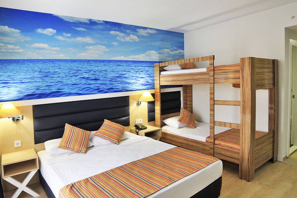 CLUB AQUA PLAZA 4★