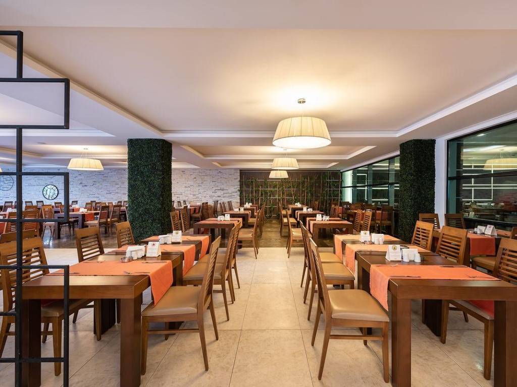 WHITE CITY RESORT 5★