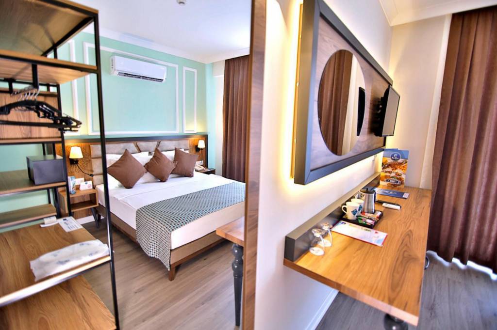 BIG BLUE SKY HOTEL 4★