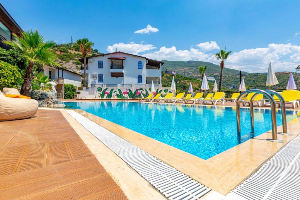 LA FINCA MARINA HOTEL 4★