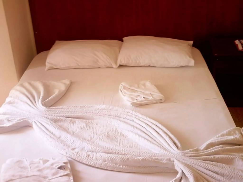 ARES ENDAM GARDEN HOTEL 4 ★