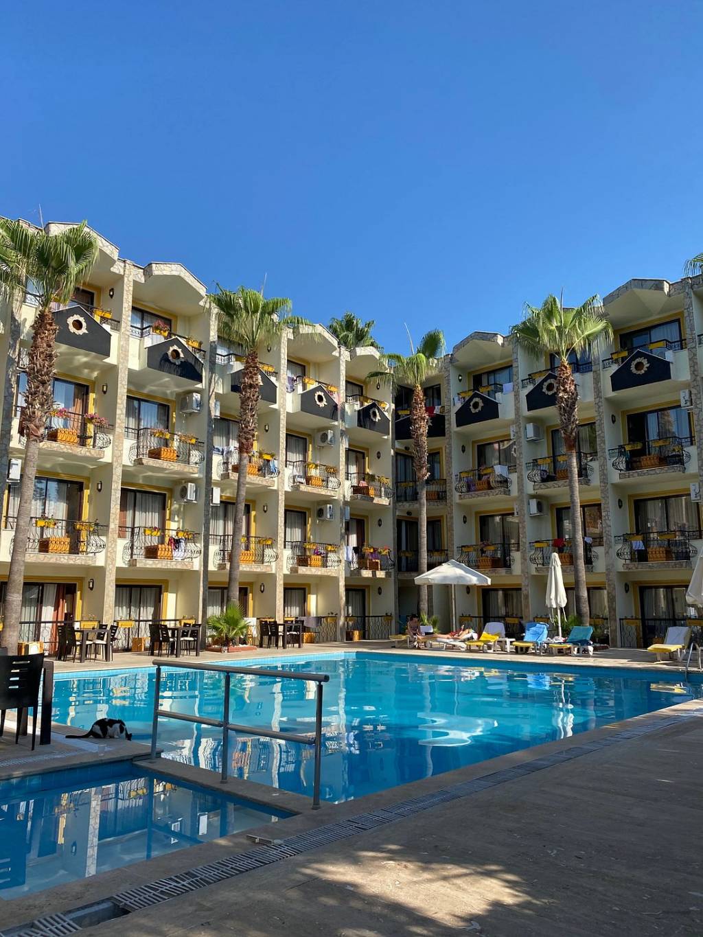 CLUB HERAKLES HOTEL 3★