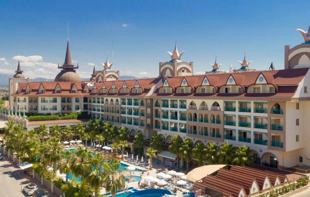 SIDE CROWN CHARM PALACE 5★