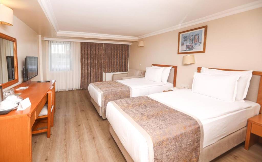 MIRAMARE QUEEN HOTEL 5★