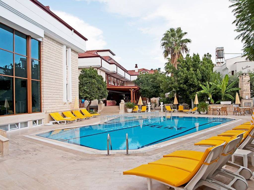 KEMPER FELICE HOTEL 3★