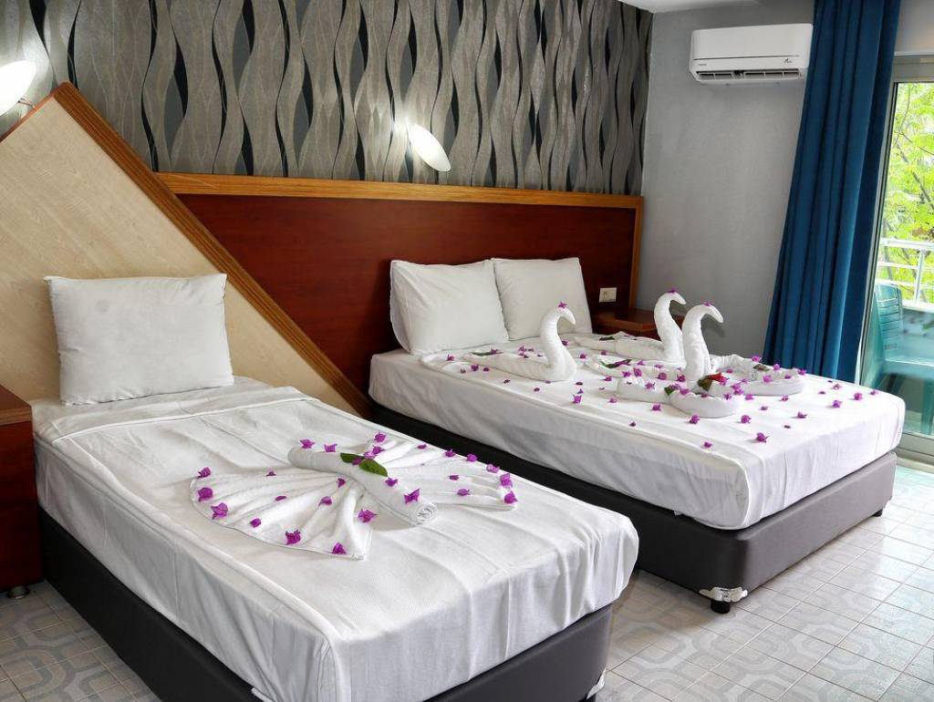 BAYAR GARDEN HOLIDAY VILLAGE 4★-_
