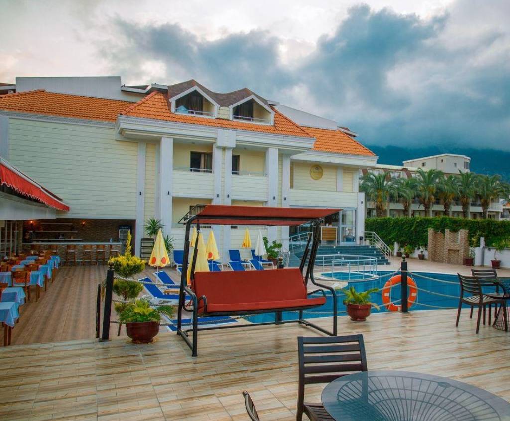 EMILY ROSE HOTEL 3★