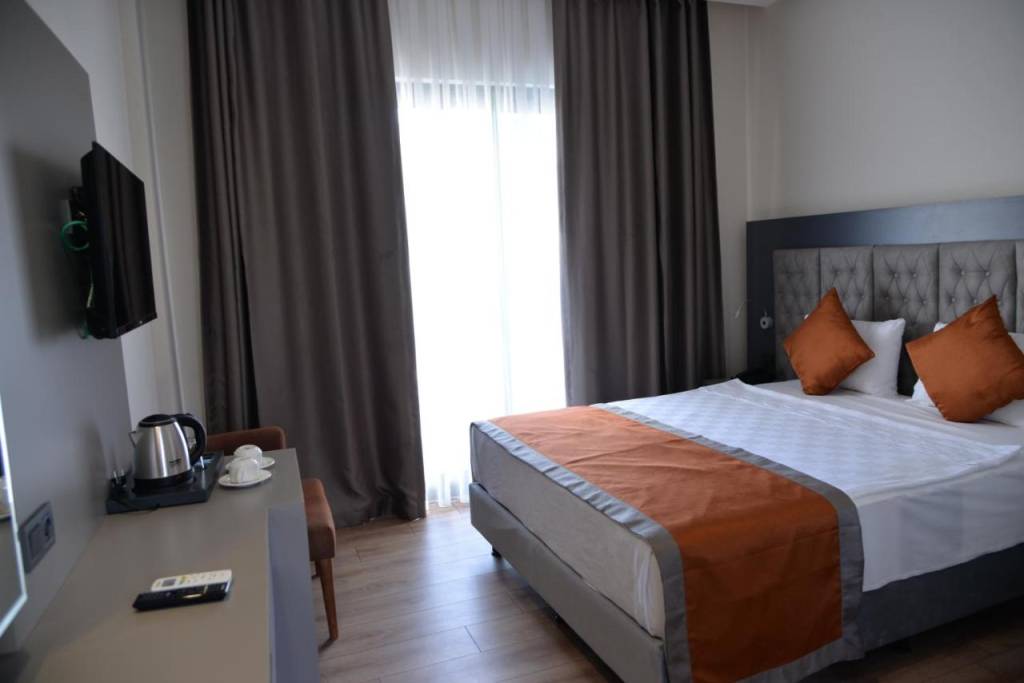 SIDE GOLDEN ROCK 4★