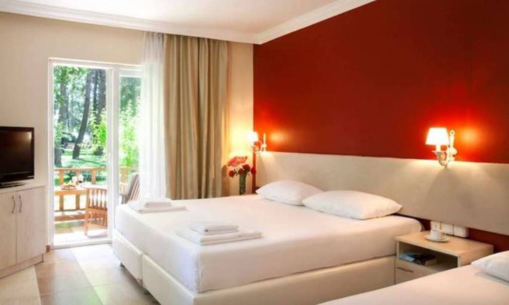 BEACH CLUB PINARA 4★