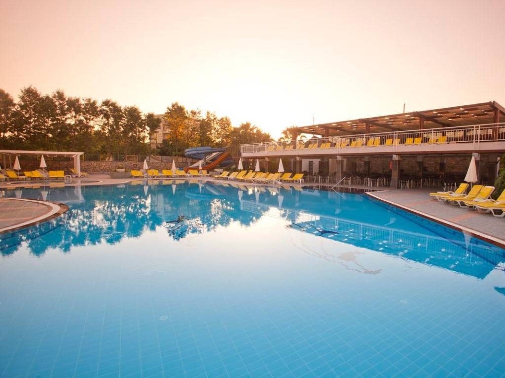 CLUB MERMAID VILLAGE 4★