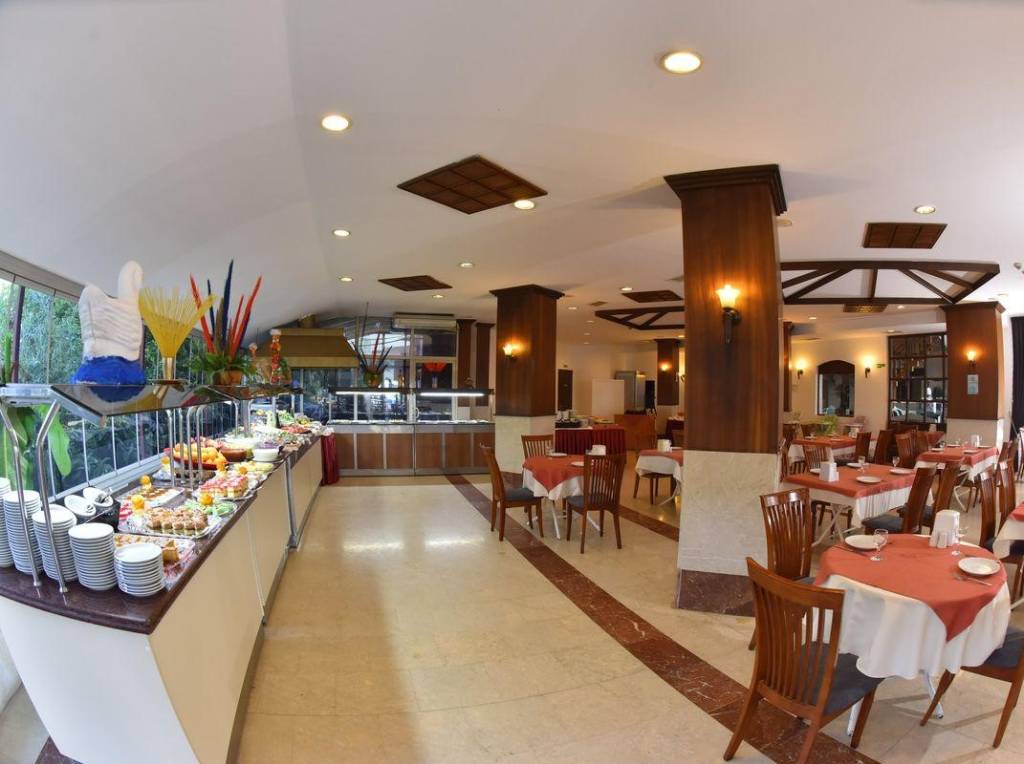 VALERI BEACH HOTEL 4★